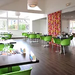 Отель Kyriad Direct Трап
