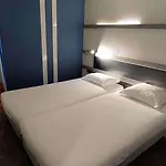 Kyriad Direct 2* Трап