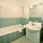 Kyriad Direct Отель Трап
