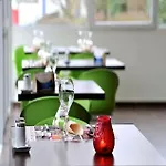 Kyriad Direct Отель