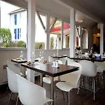 Kyriad Direct 2*
