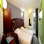Kyriad Direct Отель