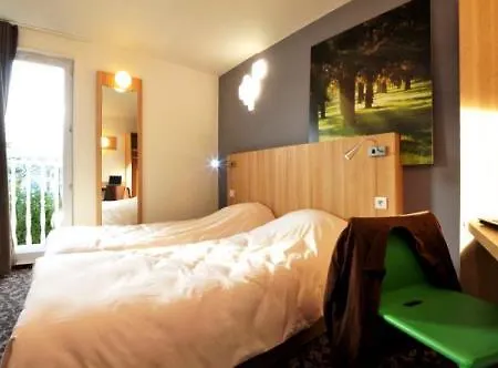 Otel Kyriad Direct Trappes