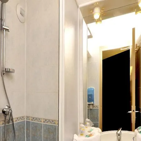Ξενοδοχείο Kyriad Direct 2*