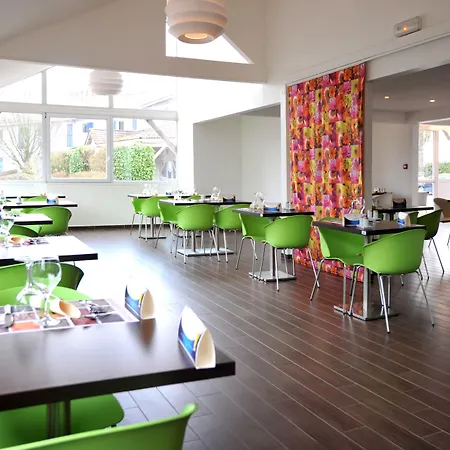 Hotel Kyriad Direct Trappes