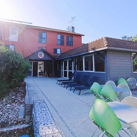 Otel Kyriad Direct Trappes