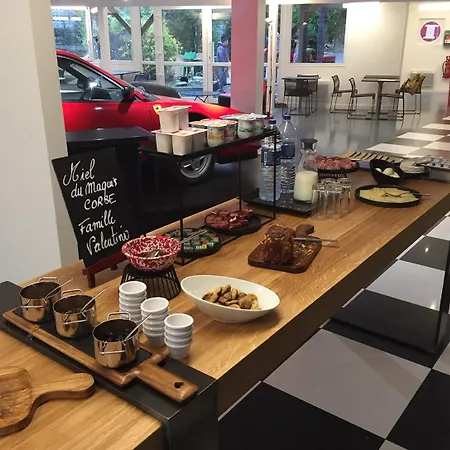 Kyriad Direct 2* Trappes