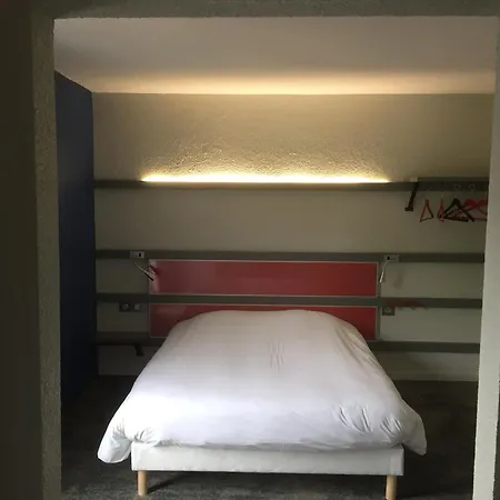 Ξενοδοχείο Kyriad Direct 2*
