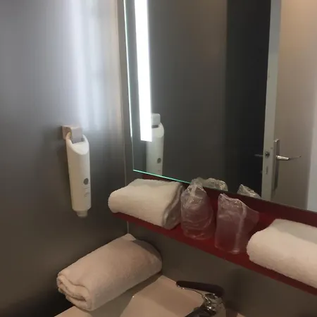 Kyriad Direct Ξενοδοχείο Trappes