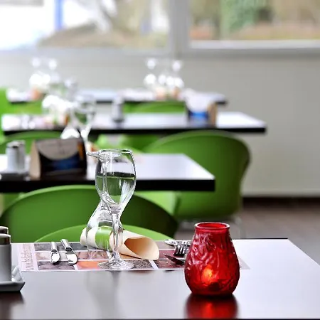 Kyriad Direct Trappes