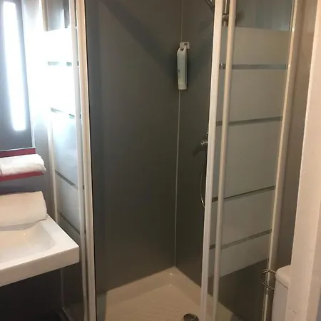 מלון Kyriad Direct 2*