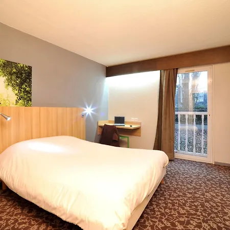 Kyriad Direct Otel 2*