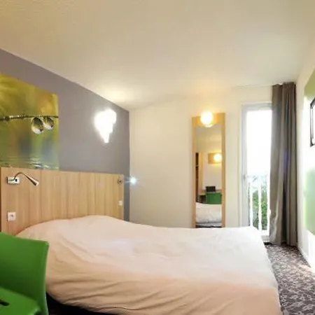 Kyriad Direct Trappes