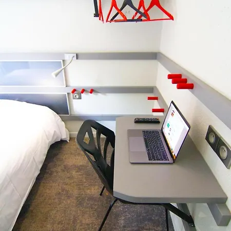 Kyriad Direct Trappes