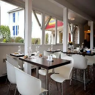 Kyriad Direct 2*
