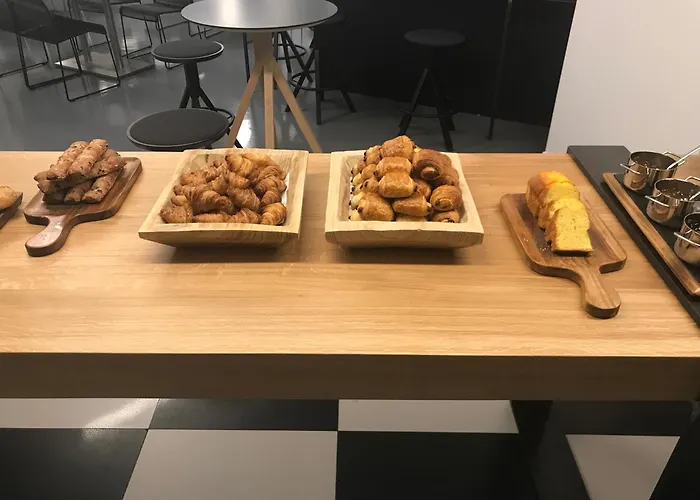 Kyriad Direct Trappes