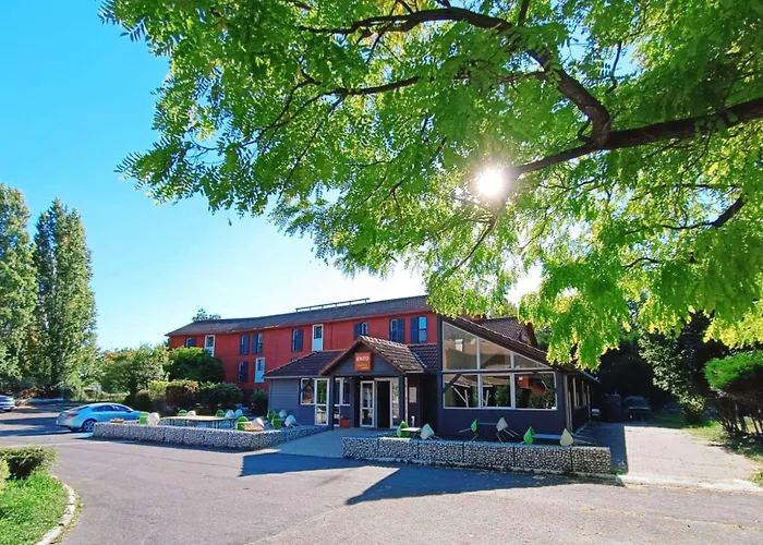 Kyriad Direct Hotel Trappes
