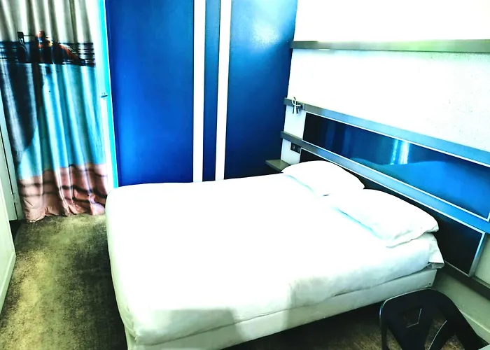 Kyriad Direct Hotel