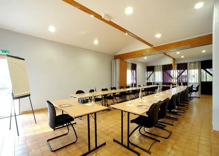 Kyriad Direct 2* Trappes