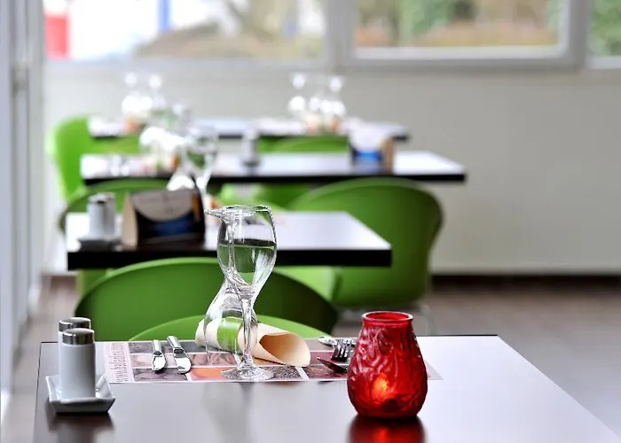 Kyriad Direct Trappes