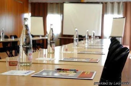 Kyriad Direct 2* Trappes